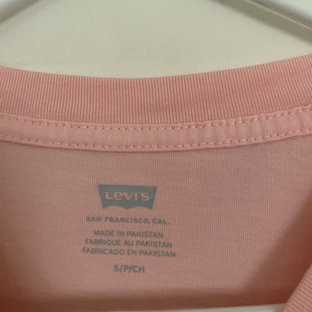 Levi’s tee - Picture 3 of 4